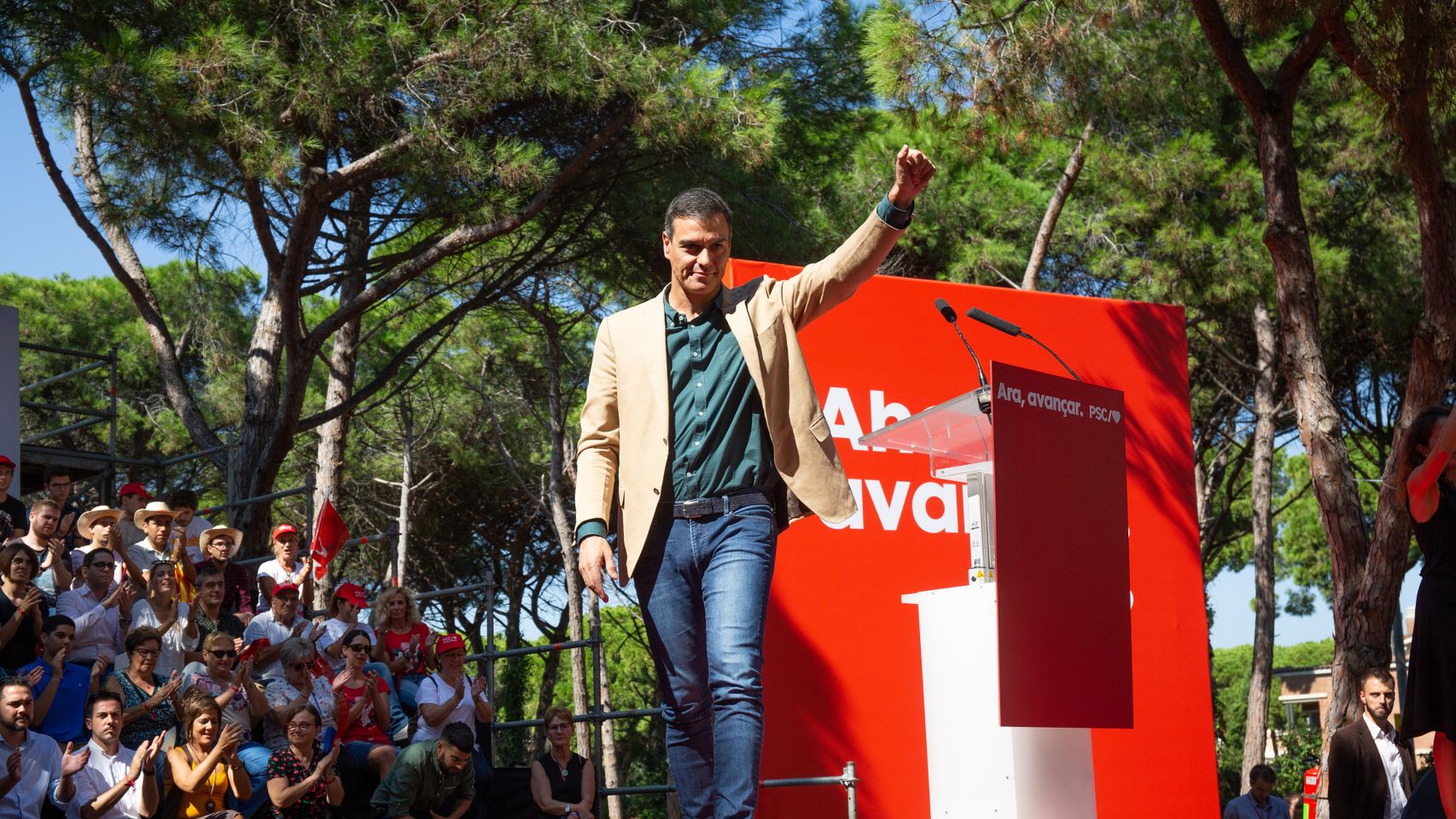 Pedro Sánchez, en la Fiesta de la Rosa del PSC, en la Pineda de Gavá.