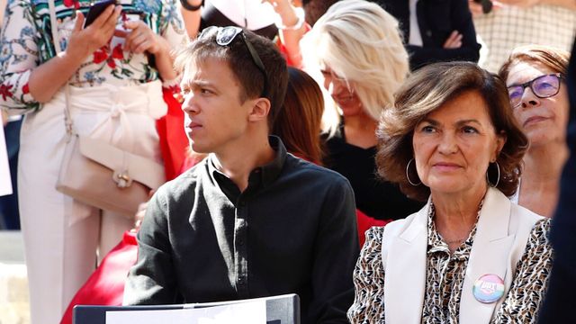 Íñigo Errejón, candidato de Más País a la Presidencia del Gobierno, y la vicepresidenta en funciones, Carmen Calvo.