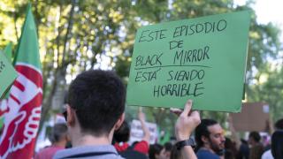 Los jóvenes denunciaron que los políticos miran para otro ante la inminente amenaza de la crisis climática.