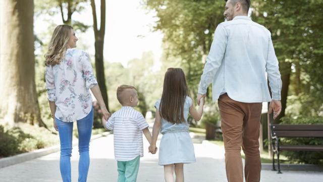 Ignacio Aguado prometió durante la precampaña que las familias con más de dos hijos serán consideradas numerosas.