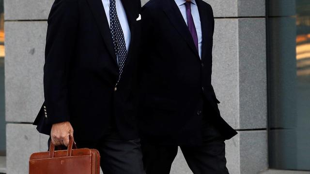 Emilio Saracho y su abogado.