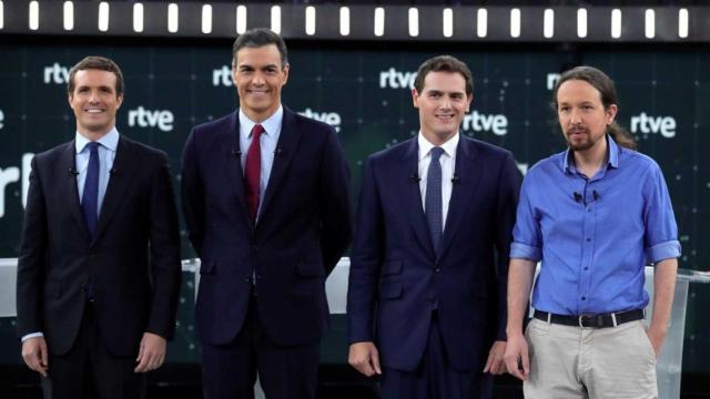 Las encuestas advierten del estancamiento del PSOE, la subida del PP y el hundimiento de Cs