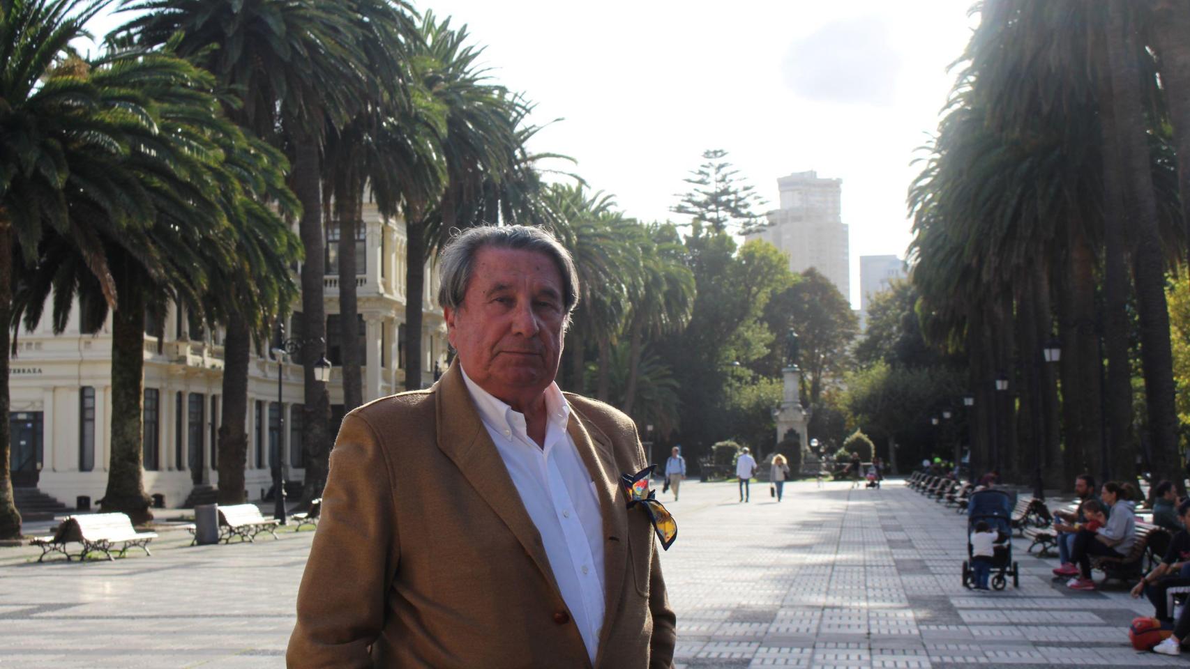 Francisco Vázquez, exalcalde de A Coruña, en los Jardines de Méndez Núñez.