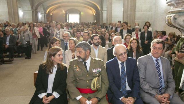 Marea reprocha que la alcaldesa de A Coruña vaya a la misa de la Patrona y Bea Mato lo celebra