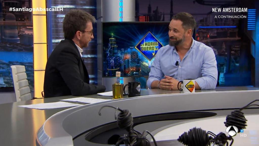 Santiago junto a Pablo Motos en el plató de 'El Hormiguero'.