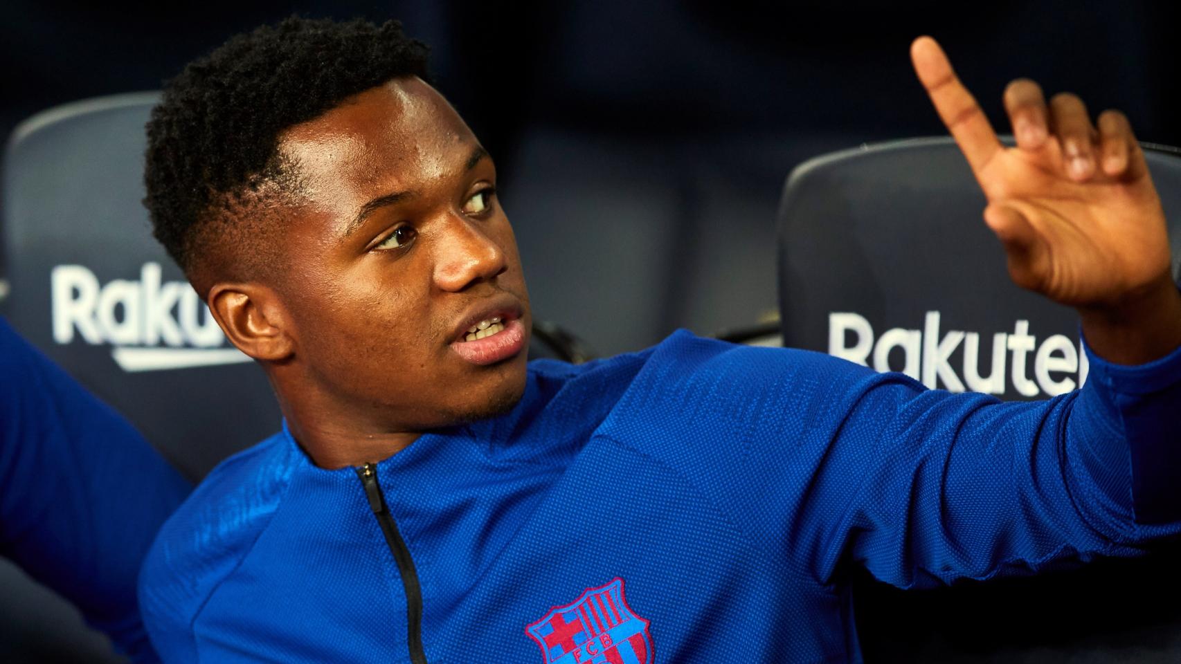Ansu Fati, en el banquillo del Barcelona