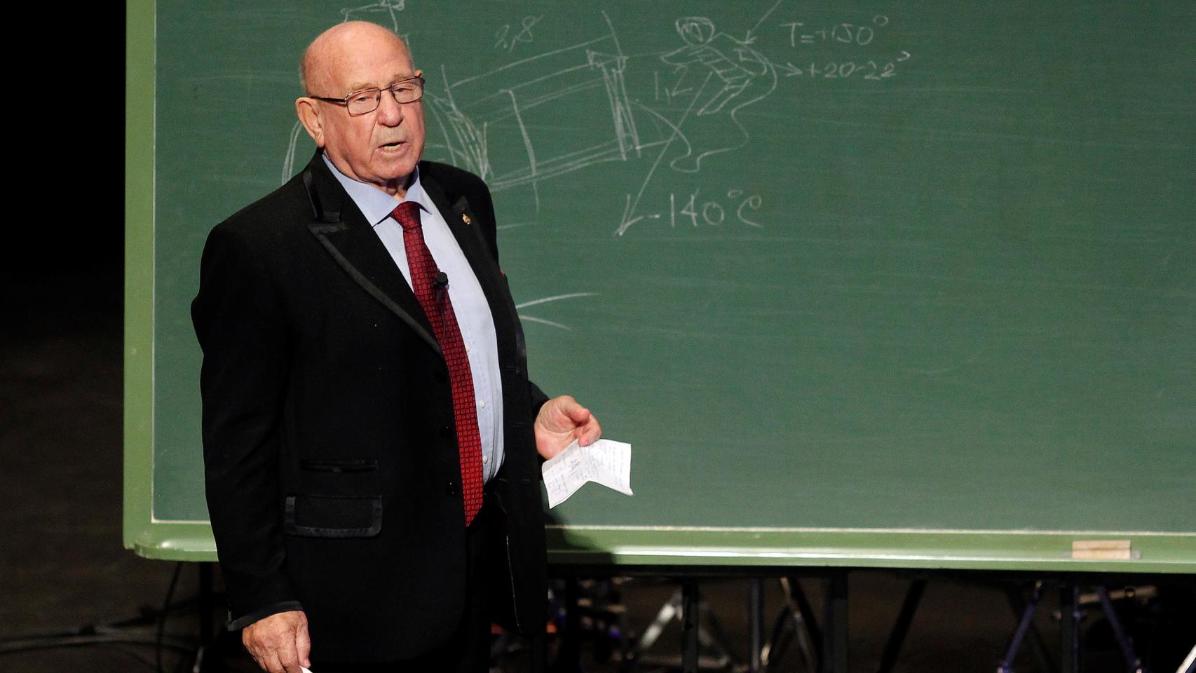 Foto  de septiembre de 2014 del cosmonauta ruso Alexéi Leónov en una conferencia.