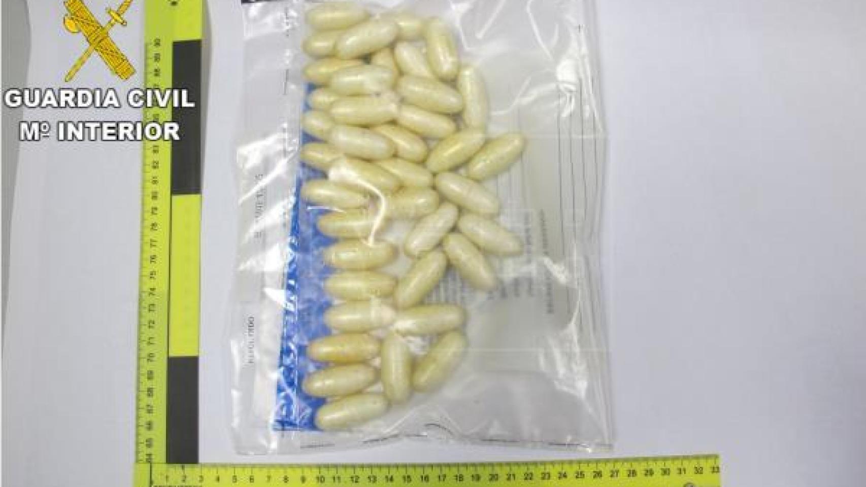 Los agentes encontraron 93 bolas de cocaína.