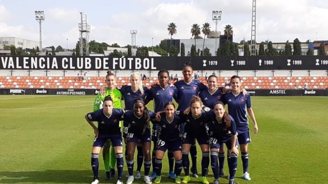 El CD Tacón ante el Valencia.
