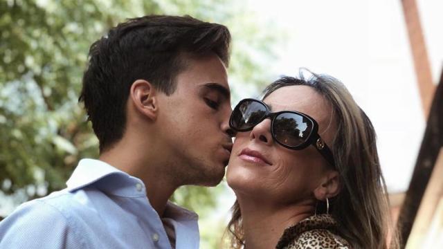 Gonzalo Caballero y su madre Chiqui del Hoyo.