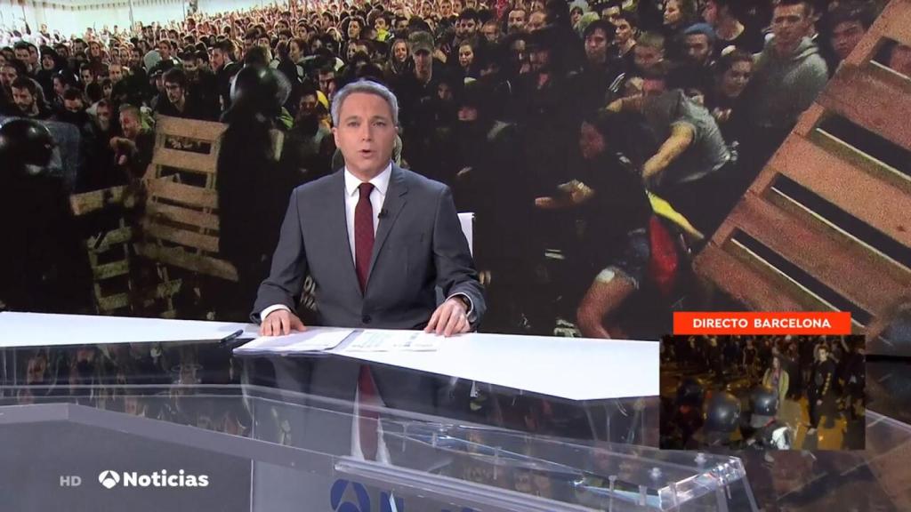 Audiencias: Vallés consigue el sorpasso a Pedro Piqueras sin ‘Pasapalabra’