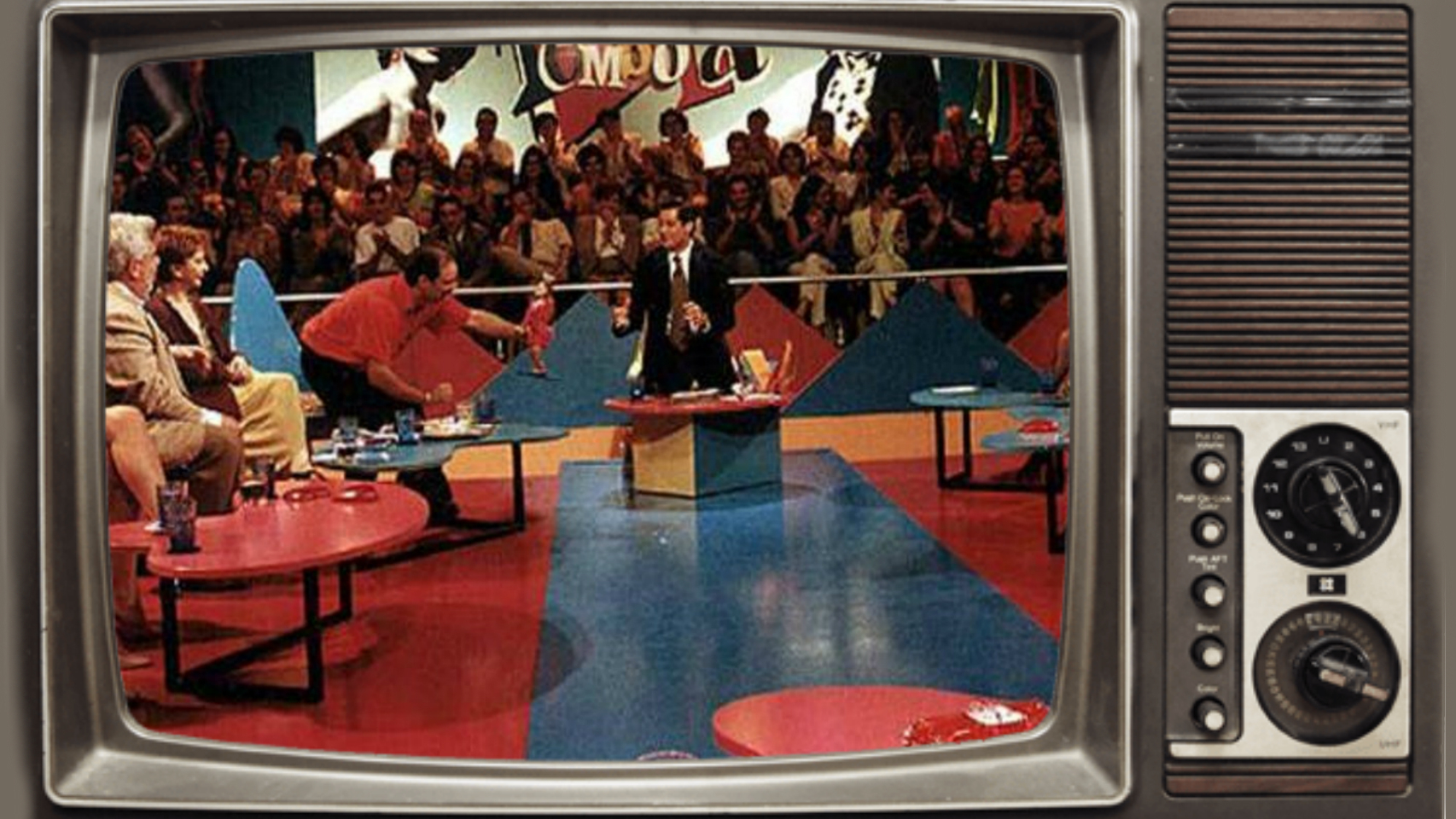 Montaje de televisión con el programa 'Tómbola'.