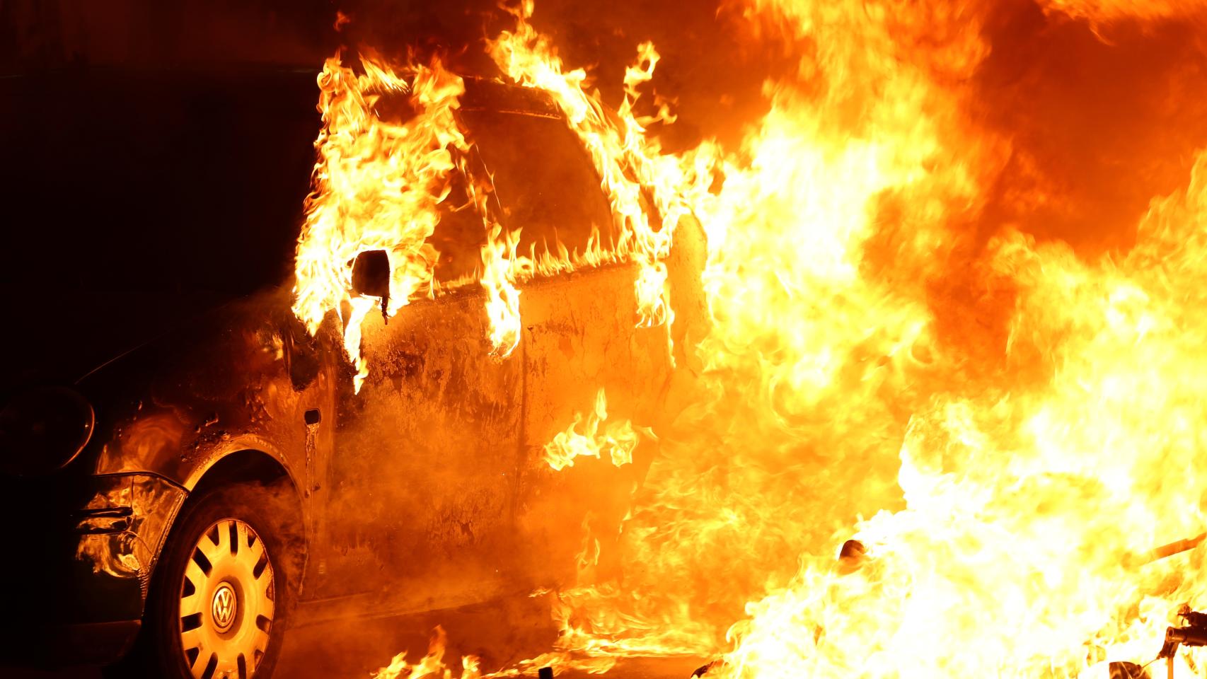 Los CDR vuelven a incendiar la noche en Barcelona.