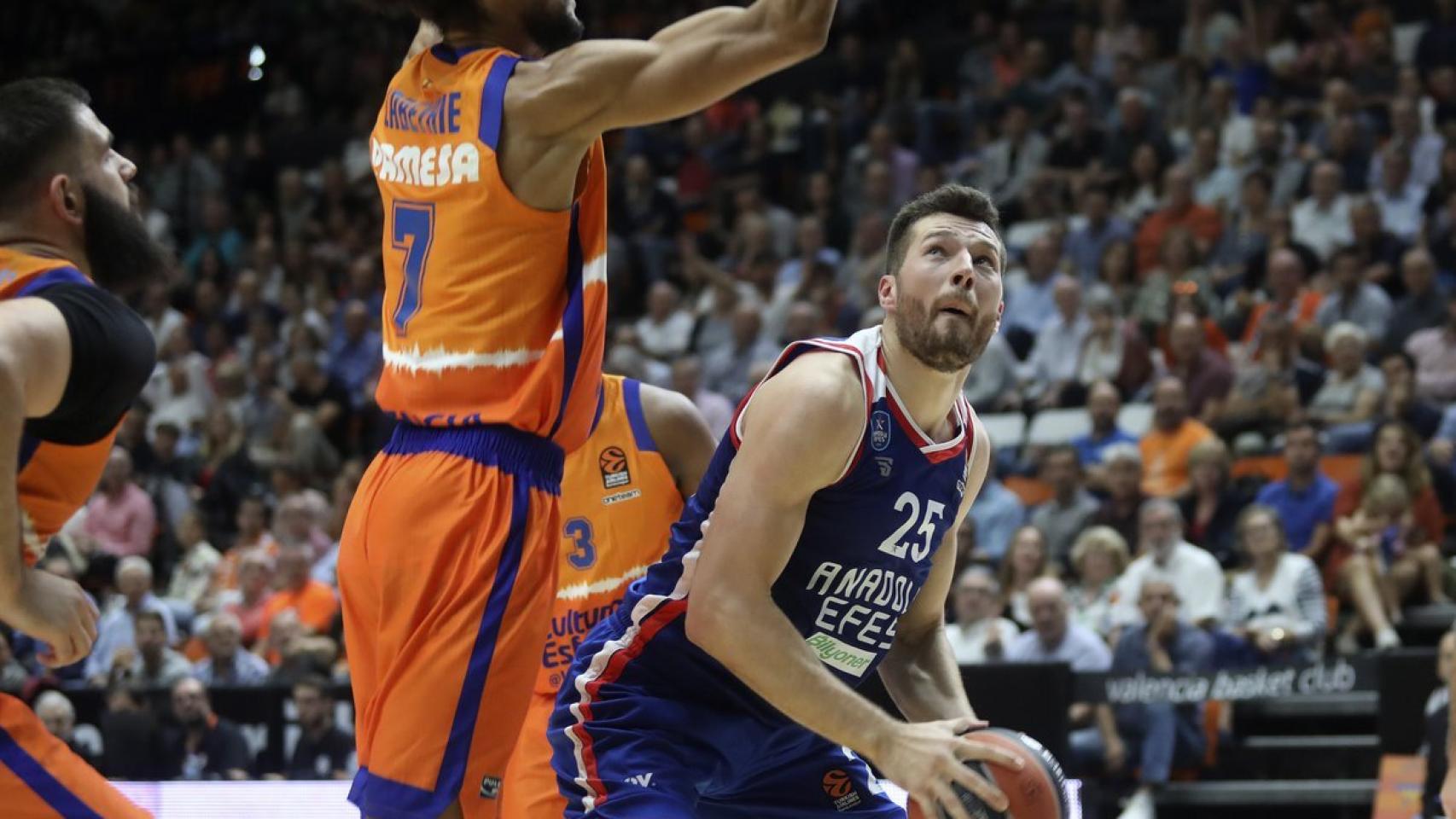 Anadolu Efes SK - Valencia
