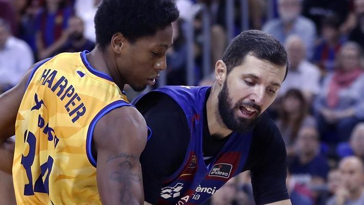 Mirotic ante Demonte Harper en el Barcelona - Herbalife Gran Canaria