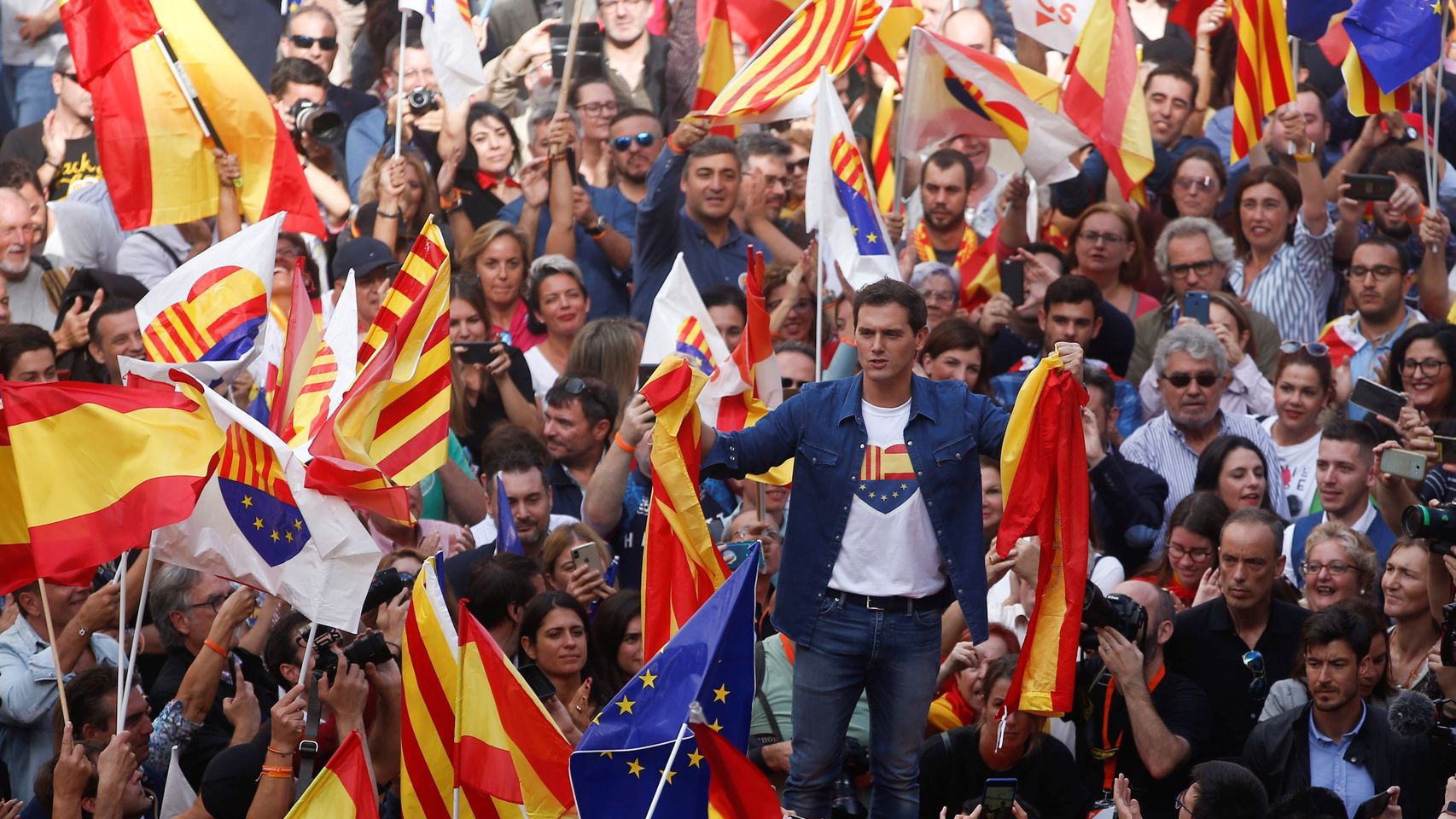 Rivera, tras su mitin en la Plaza de Sant Jaume.