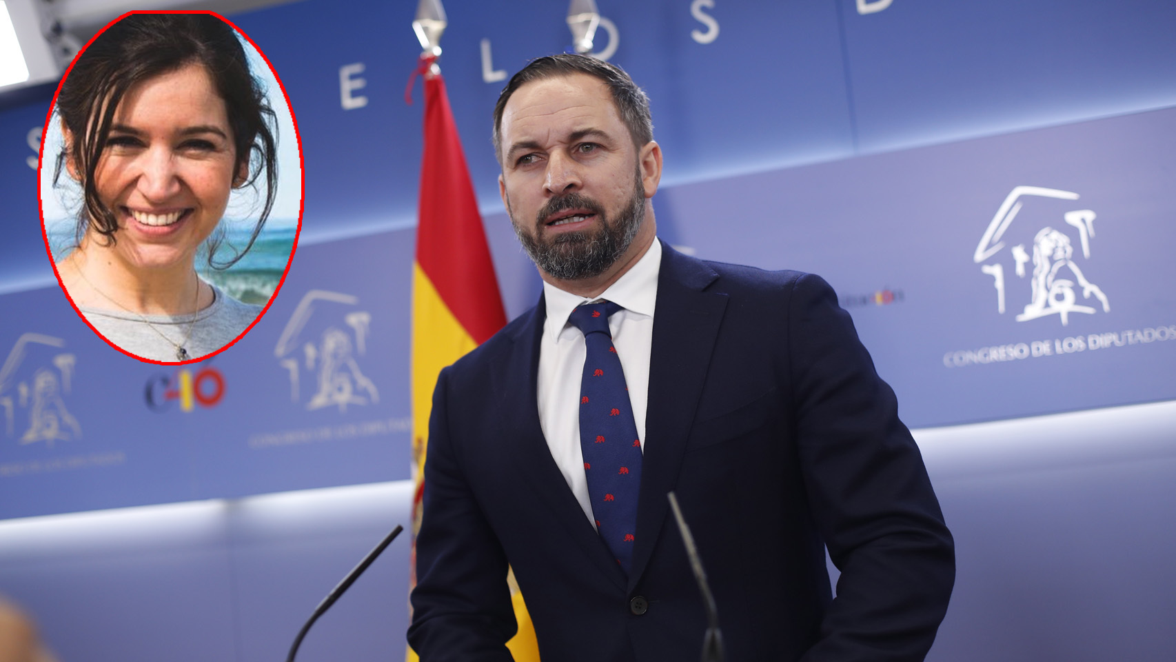 El líder de Vox, Santiago Abascal, en una imagen de archivo. A la izquierda, la responsable de prensa de Vox en el Congreso, Rosa Cuervas-Mons.