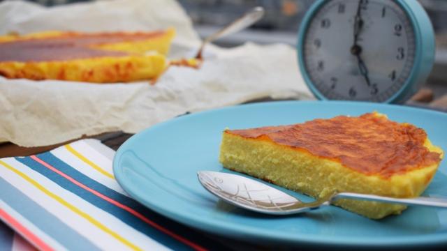 Tarta de queso y pan de molde, tan fácil que no necesitas ni báscula