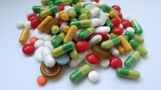 medications-1442283_1280-680x453