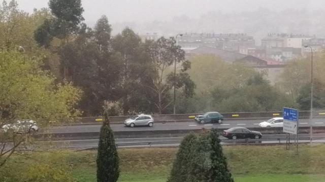 Dos heridos por un coche que circulaba en sentido contrario por la AP-9 en A Coruña