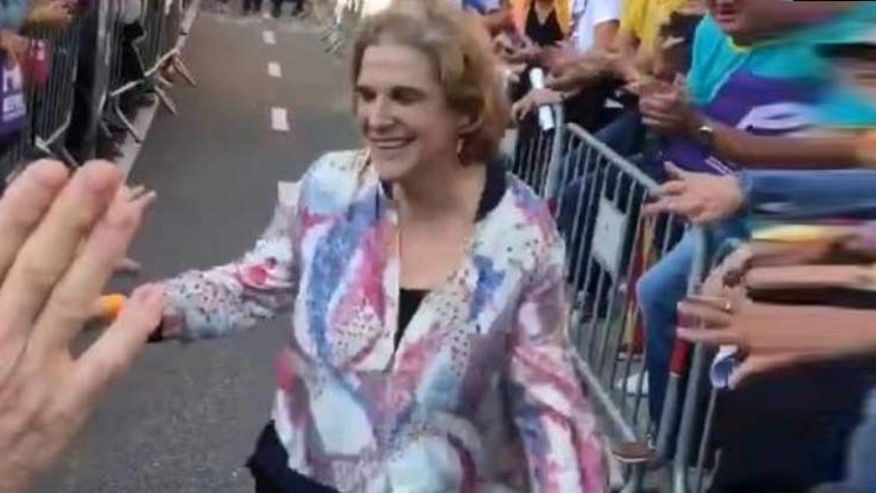 Pilar Rahola reconvertida en Joaquín Reyes imitando a Pilar Rahola