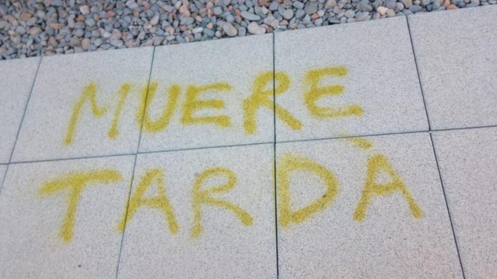 Una de las dos pintadas amenazantes dirigidas a Joan Tardà