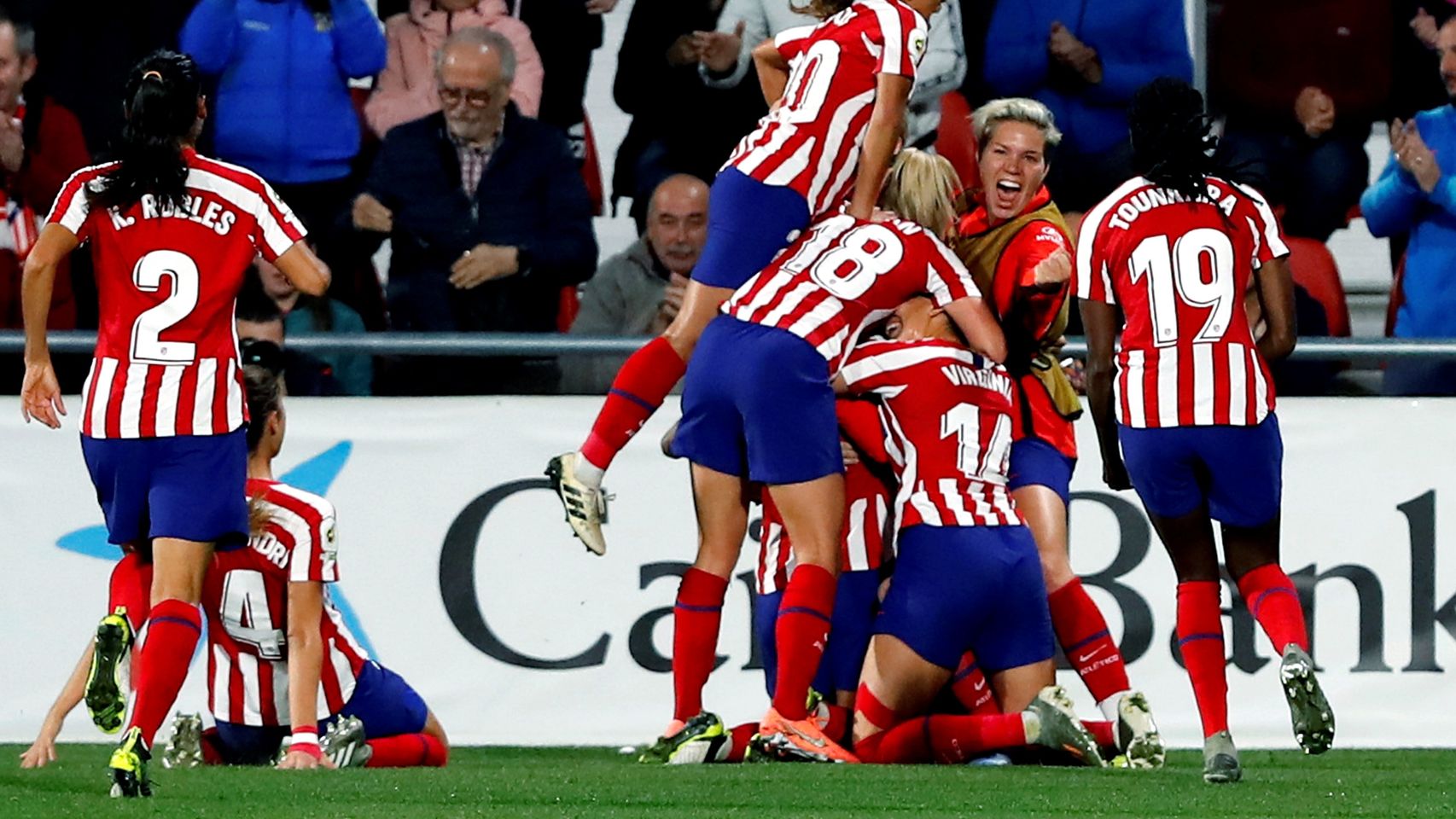 Jugadoras el Atlético de Madrid celebrando contra el Manchester City.