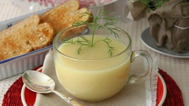 Cómo hacer caldo de pollo casero fácil, barato y riquísimo