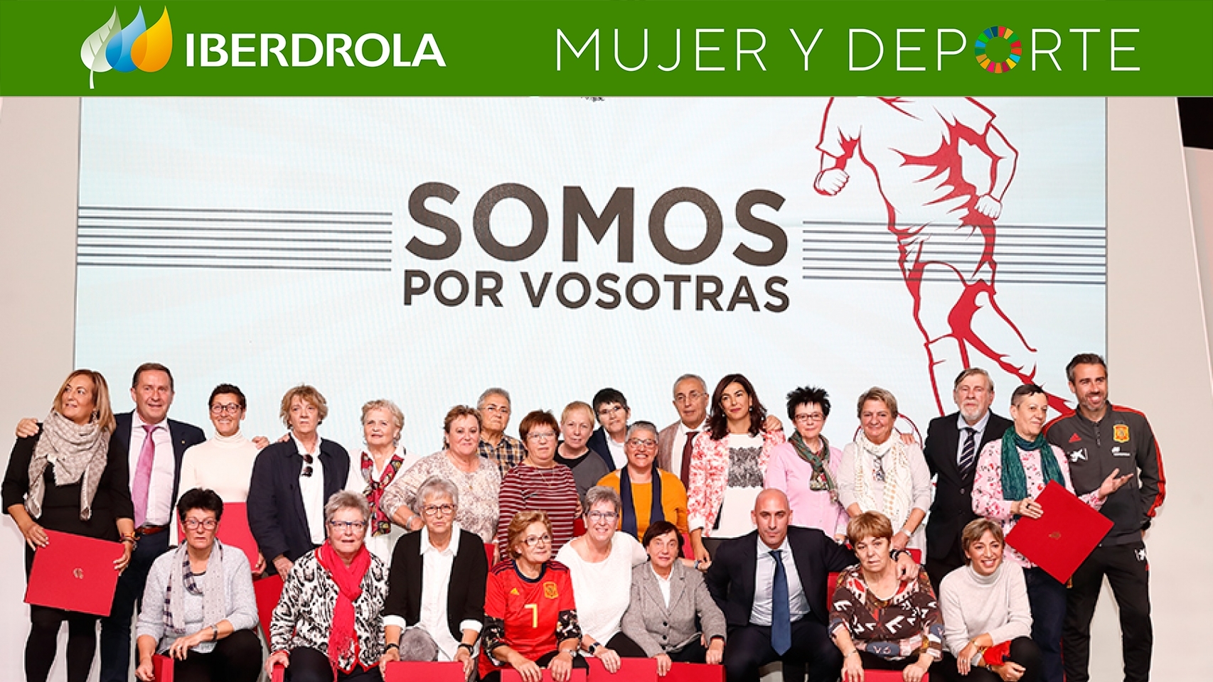 La RFEF homenajea a las futbolistas de ayer y de hoy