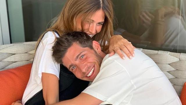 Sergi Roberto y Coral Simanovich.