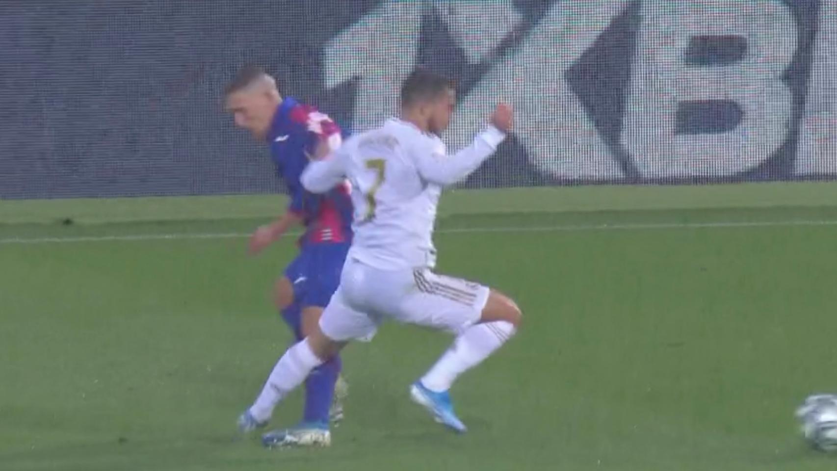 Penalti a Hazard