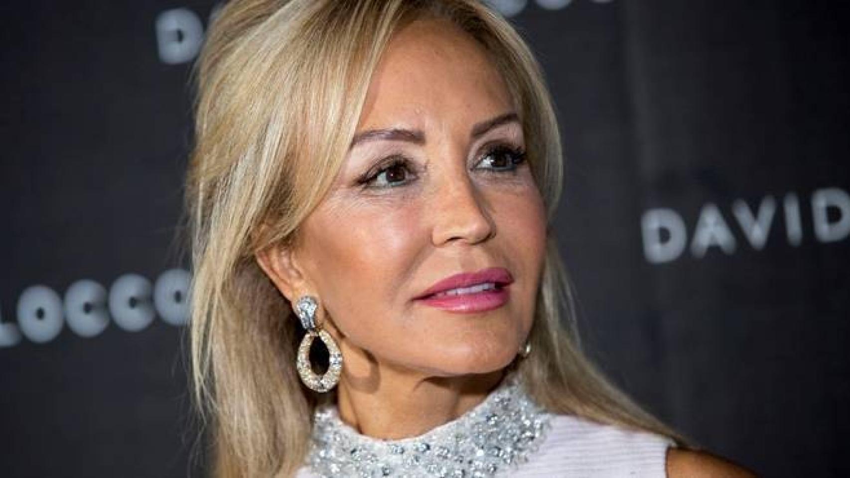 Carmen Lomana