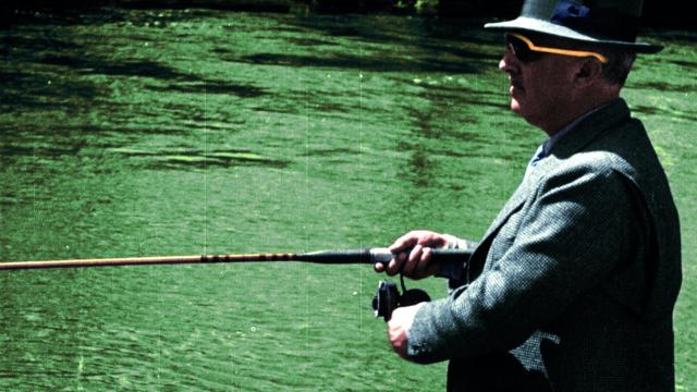 El dictador Franco, durante una de sus habituales jornadas de pesca.