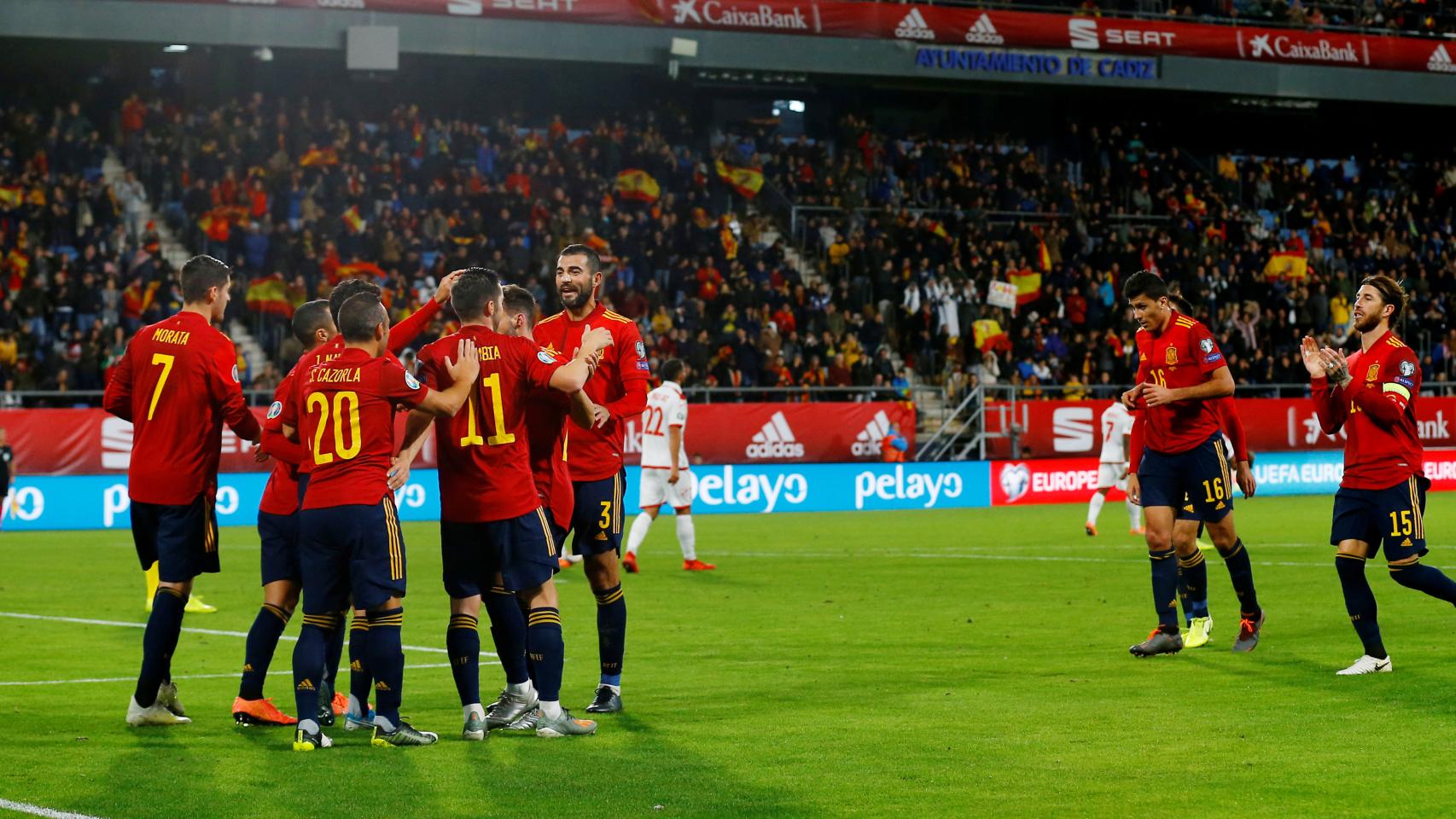 La selección española celebra el segundo gol contra Malta