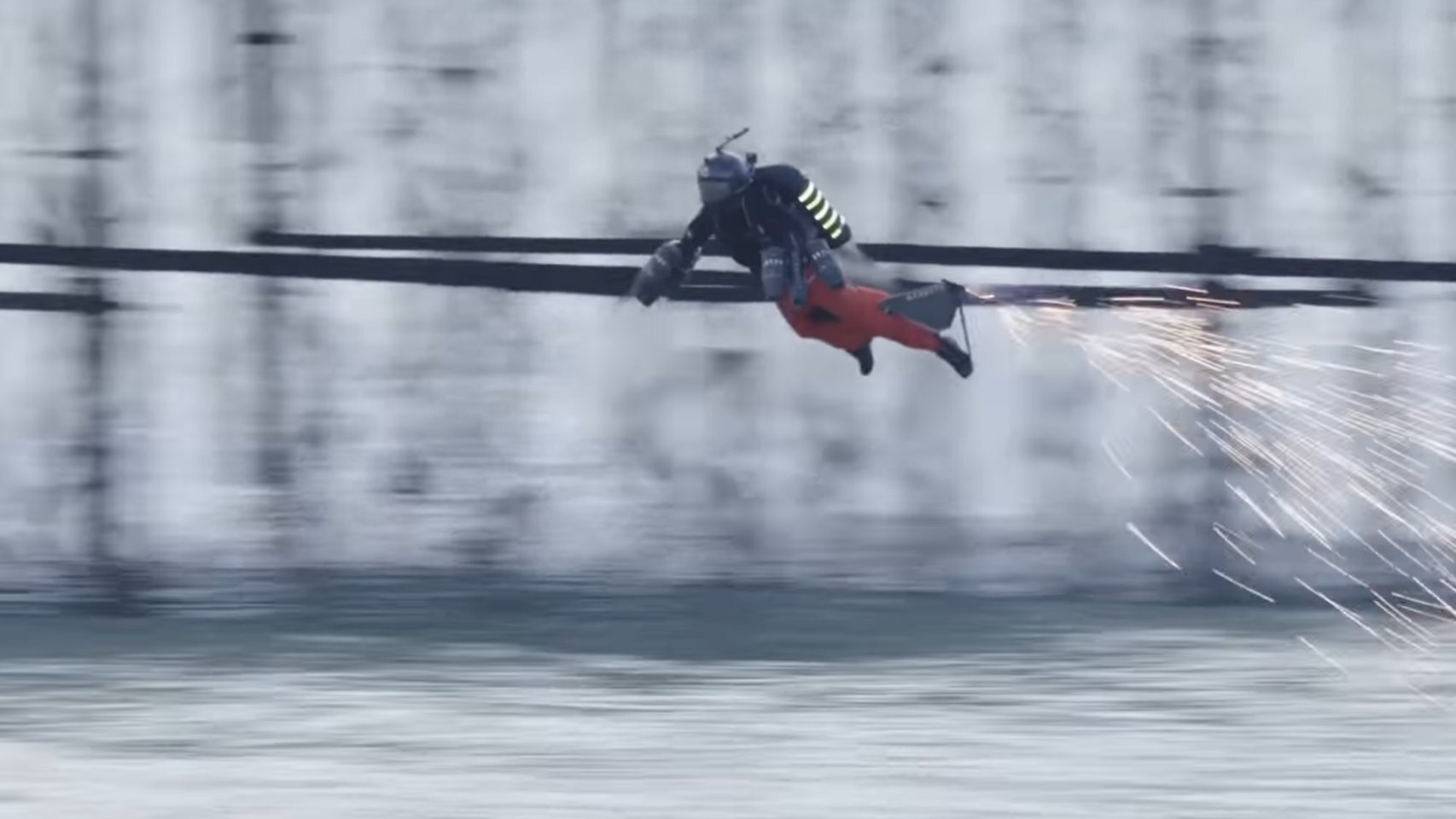 137 km/h en un traje volador, el nuevo récord del mundo es una locura