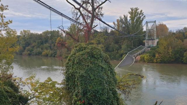 Un puente colgante se derrumba cerca de Toulouse, en el sur de Francia
