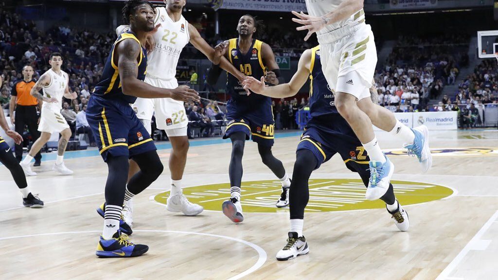 Campazzo intenta una bandeja en el partido de Euroliga entre el Real Madrid y el Khimki