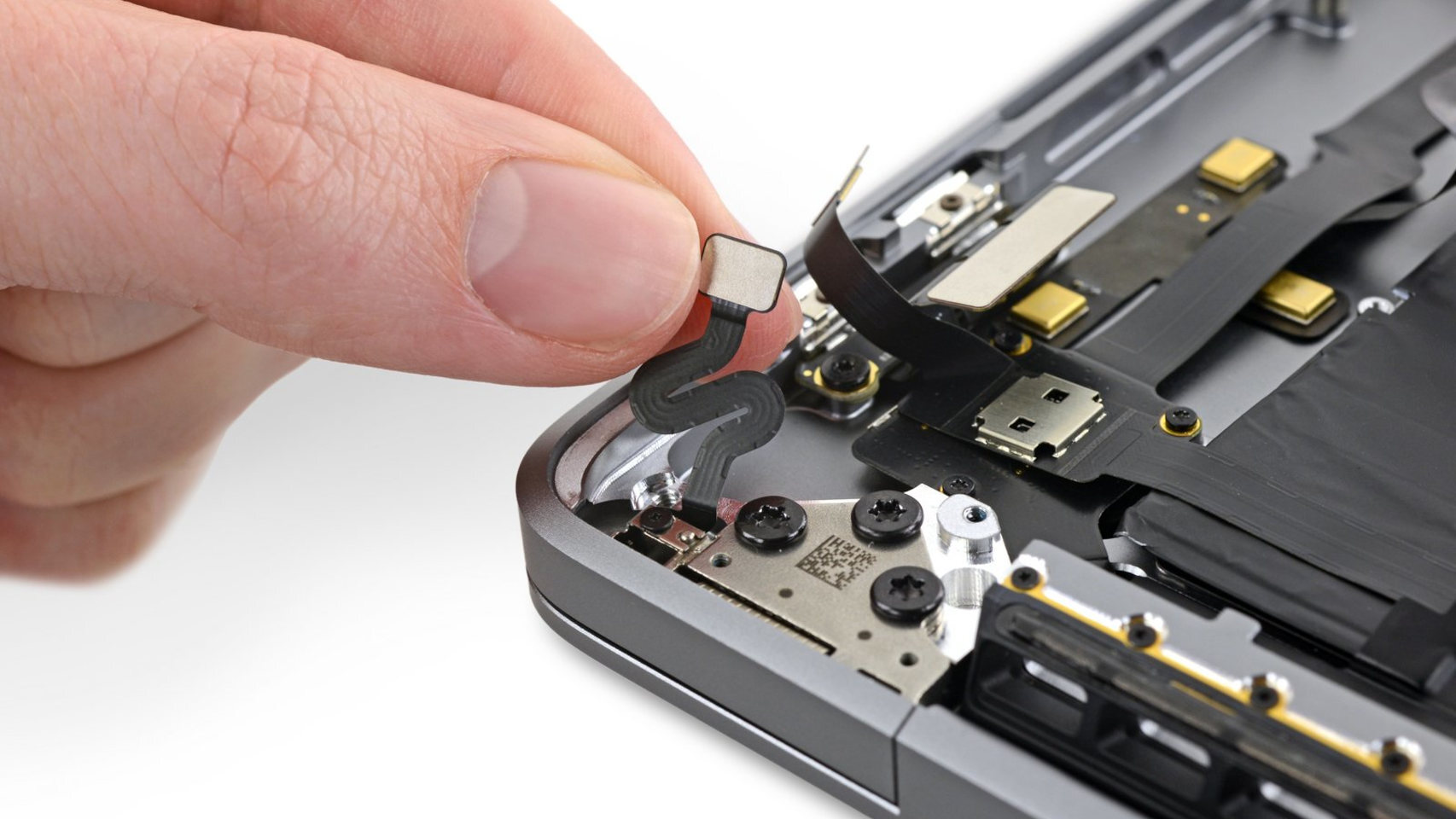 El nuevo MacBook Pro tiene un sensor secreto, y nadie sabe para qué sirve