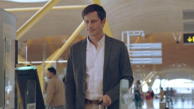 Sin colas y sin pasar controles: así es la experiencia de volar 'con la cara' con Iberia