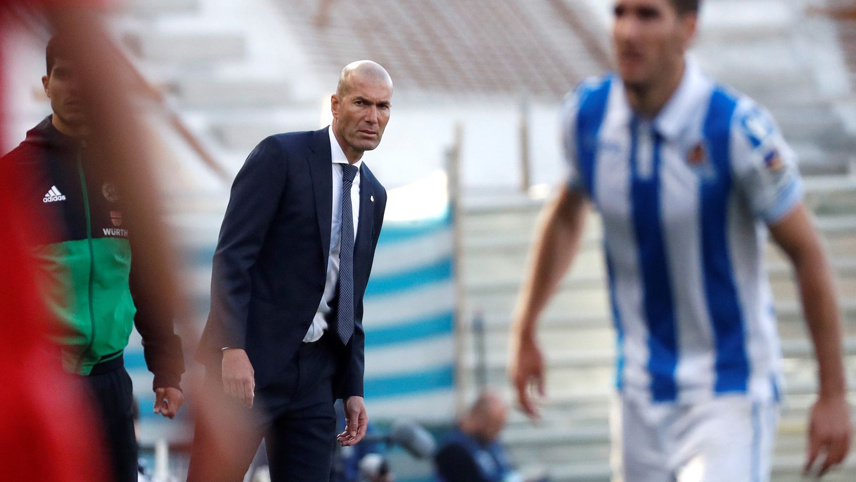 Zinedine Zidane en un partido contra la Real Sociedad