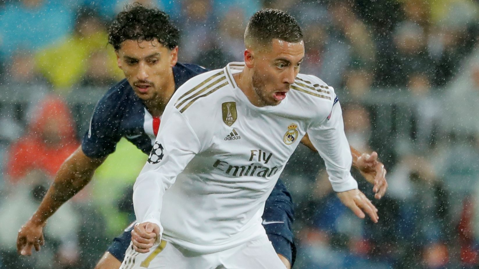 Marquinhos presiona a Eden Hazard