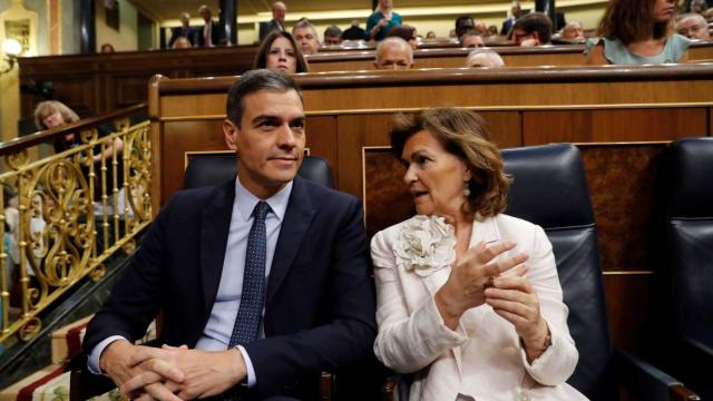 Pedro Sánchez y Carmen Calvo en el Congreso de los Diputados