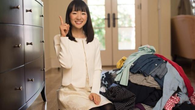 Marie Kondo, en uno de sus tutoriales.