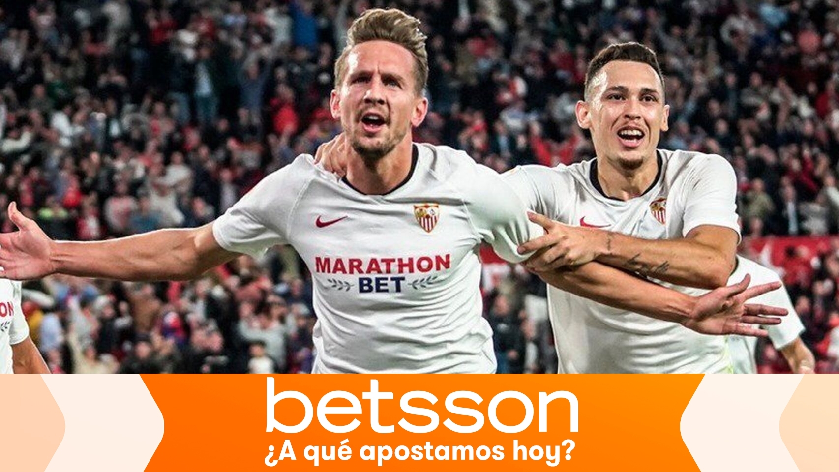 Luuk de Jong celebra un gol con el Sevilla