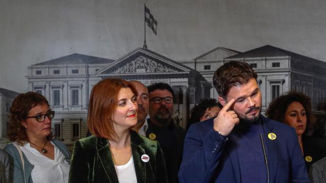 Los diputados de ERC, encabezados por su portavoz, Gabriel Rufián, ayer en el Congreso.