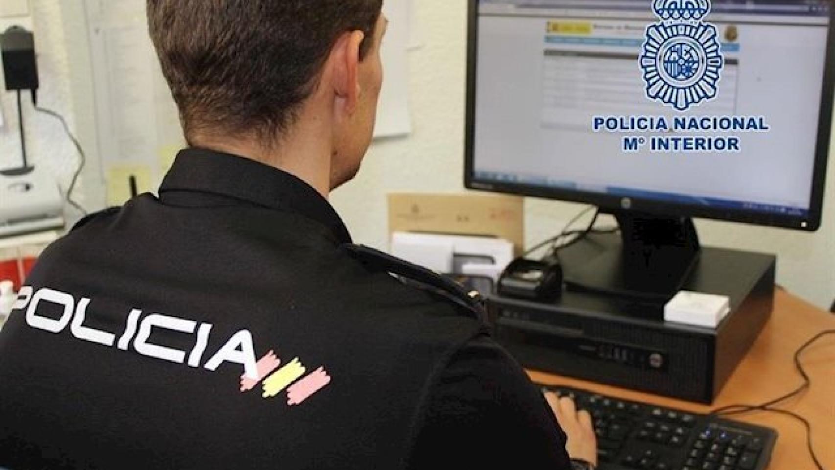 La Policía Nacional difunde una serie de consejos para evitar fraudes en el 'Black Friday'.
