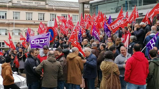 Foto de archivo: Concentración ante los juzgados.