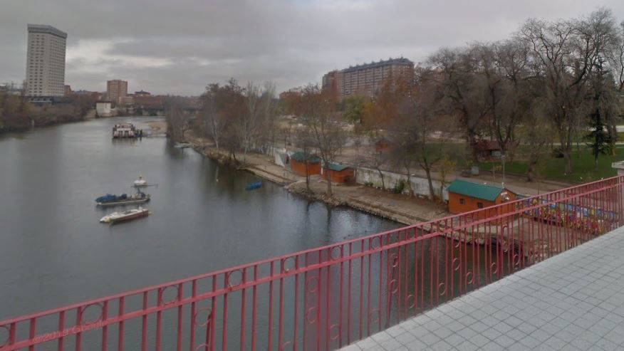 El río Pisuerga a su paso por Valladolid.
