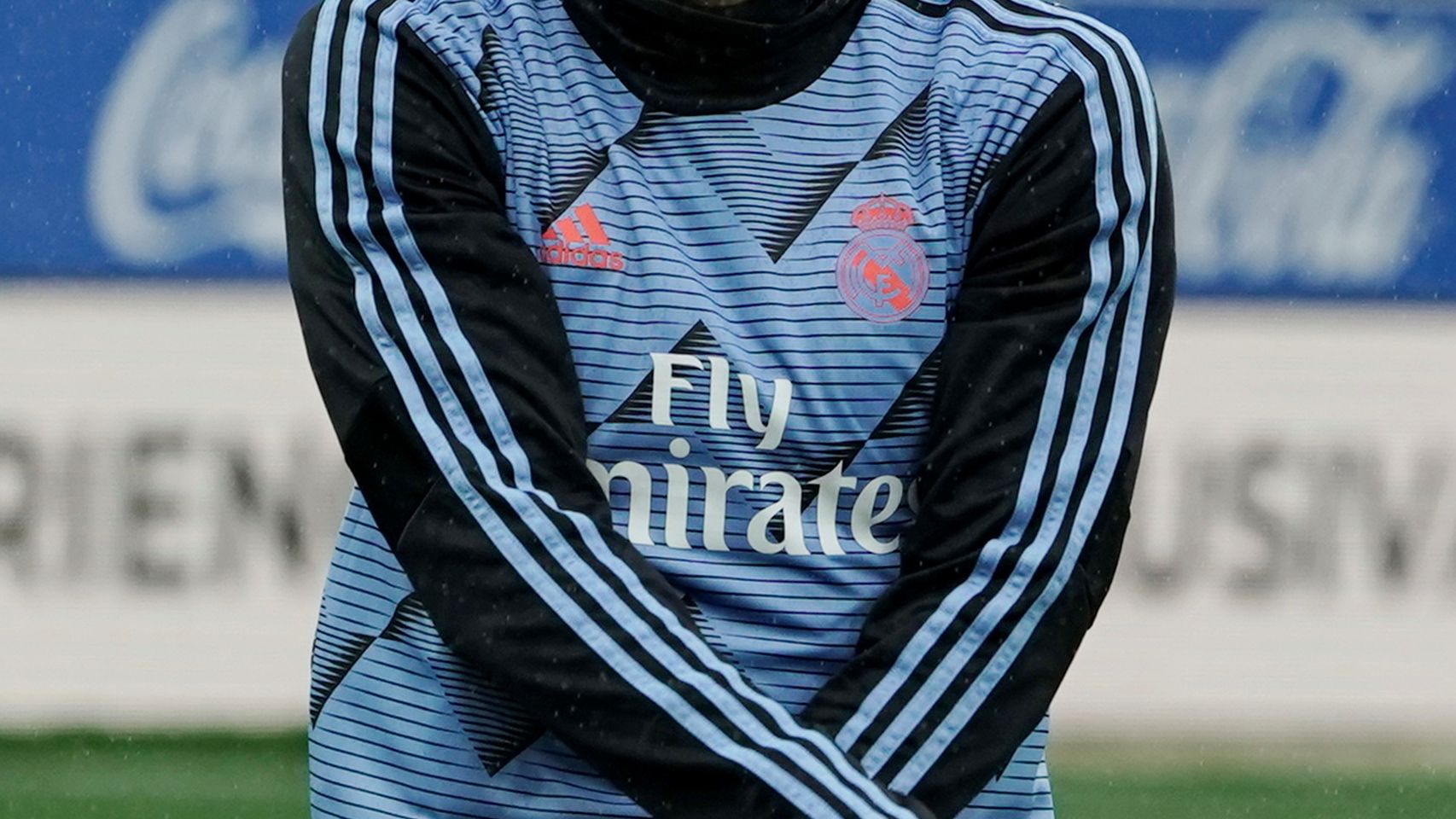 Gareth Bale, calentando sobre el césped de Mendizorroza