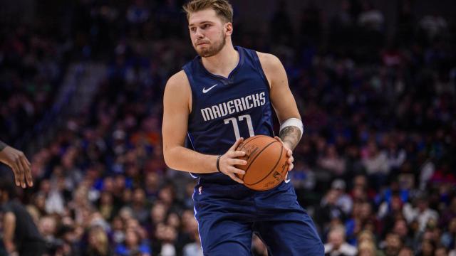 Luka Doncic durante un partido frente a New York Knicks